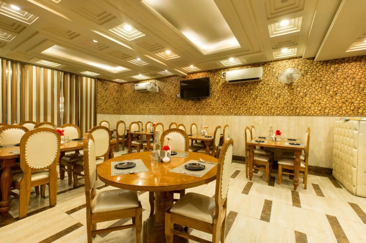 Hotel Viva Palace New Delhi Exterior photo