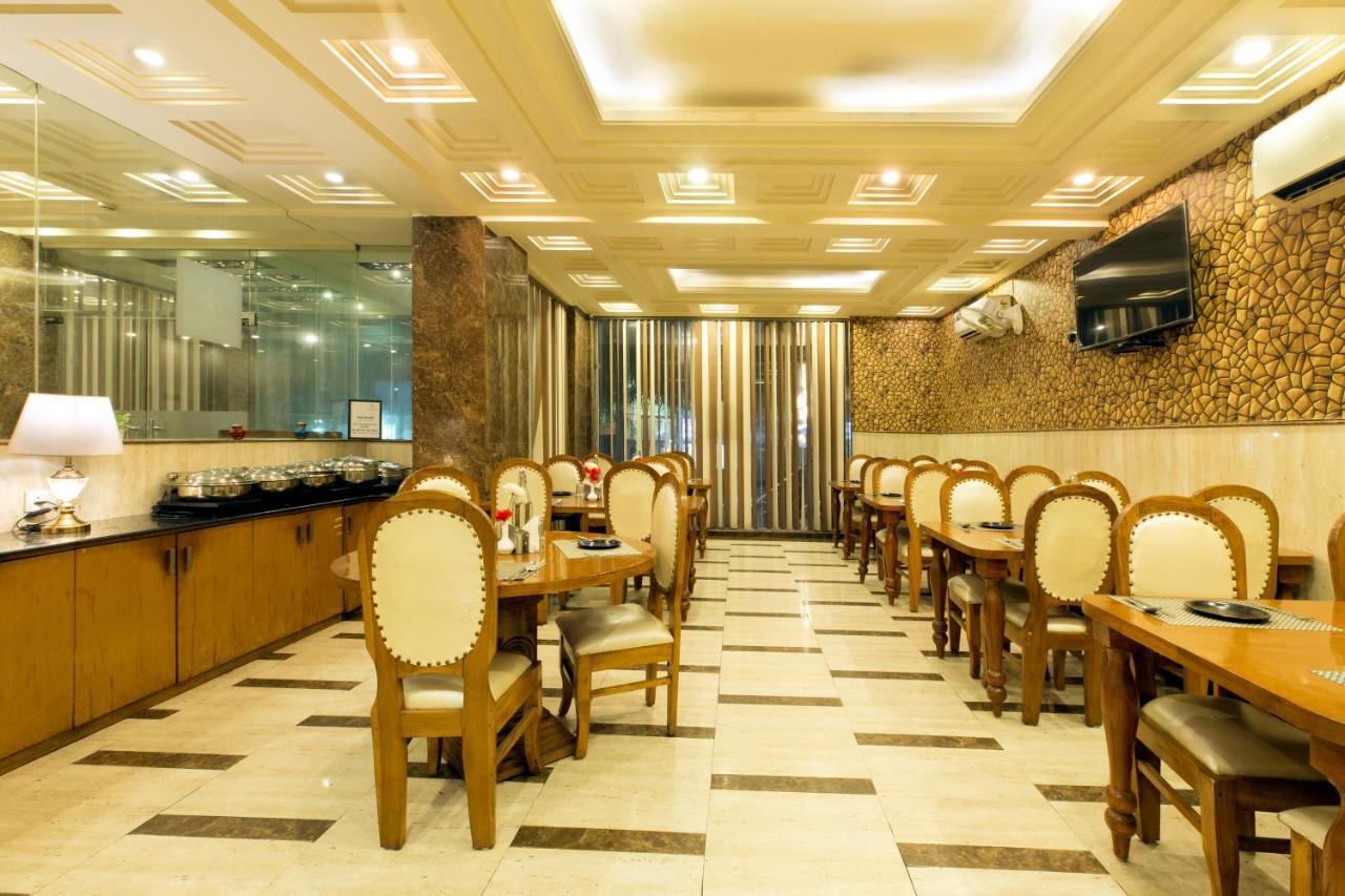 Hotel Viva Palace New Delhi Exterior photo